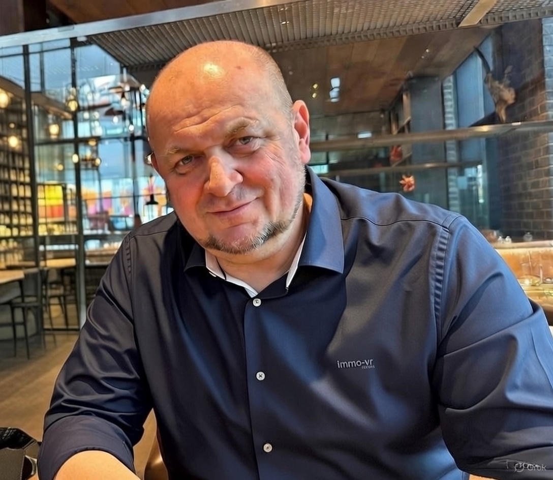 Richard Piekny - Realsee Galois Professional Photographer